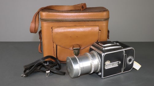 Hasselblad Camera Body - No Model Number with Kodak Ektar Lens 135mm f/3.5 ET1050