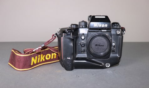 F4 Camera Body w/ MF23 Multi Control Back