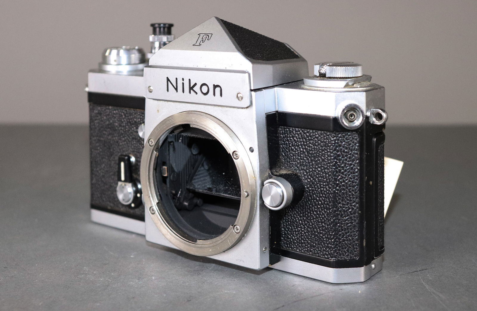 Nikon F film camera body: Item: Nikon F film camera bodyBrand: NikonModel/Serial Number: 7415017