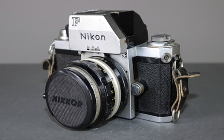 Nikon F Film Camera w/ Nikkor H Nippon Kogaku Auto 1:3.5 f-28mm Lens (347691)