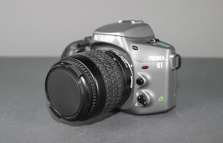 Pronea 6i digital camera with 24-70mm Nikkor lens