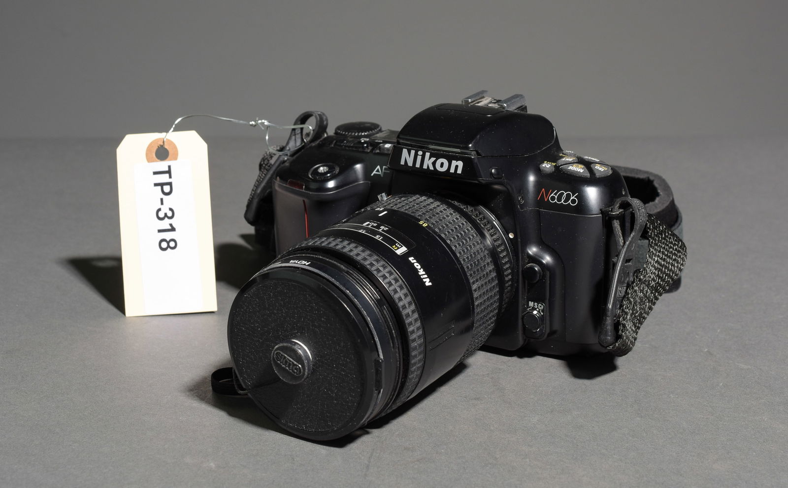 Nikon AF N6006 with AF Nikkor 28-85mm Lens (1 of 4)