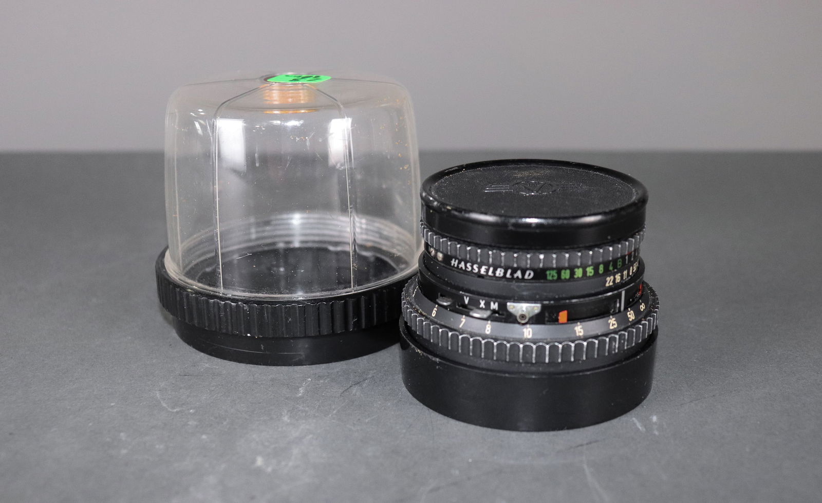 Carl Zeiss Planar 1:2,8 f=80mm with Filter: Item: Carl Zeiss Planar 1:2,8 f=80mm with FilterBrand: HasselbladModel/Serial Number: 5783700