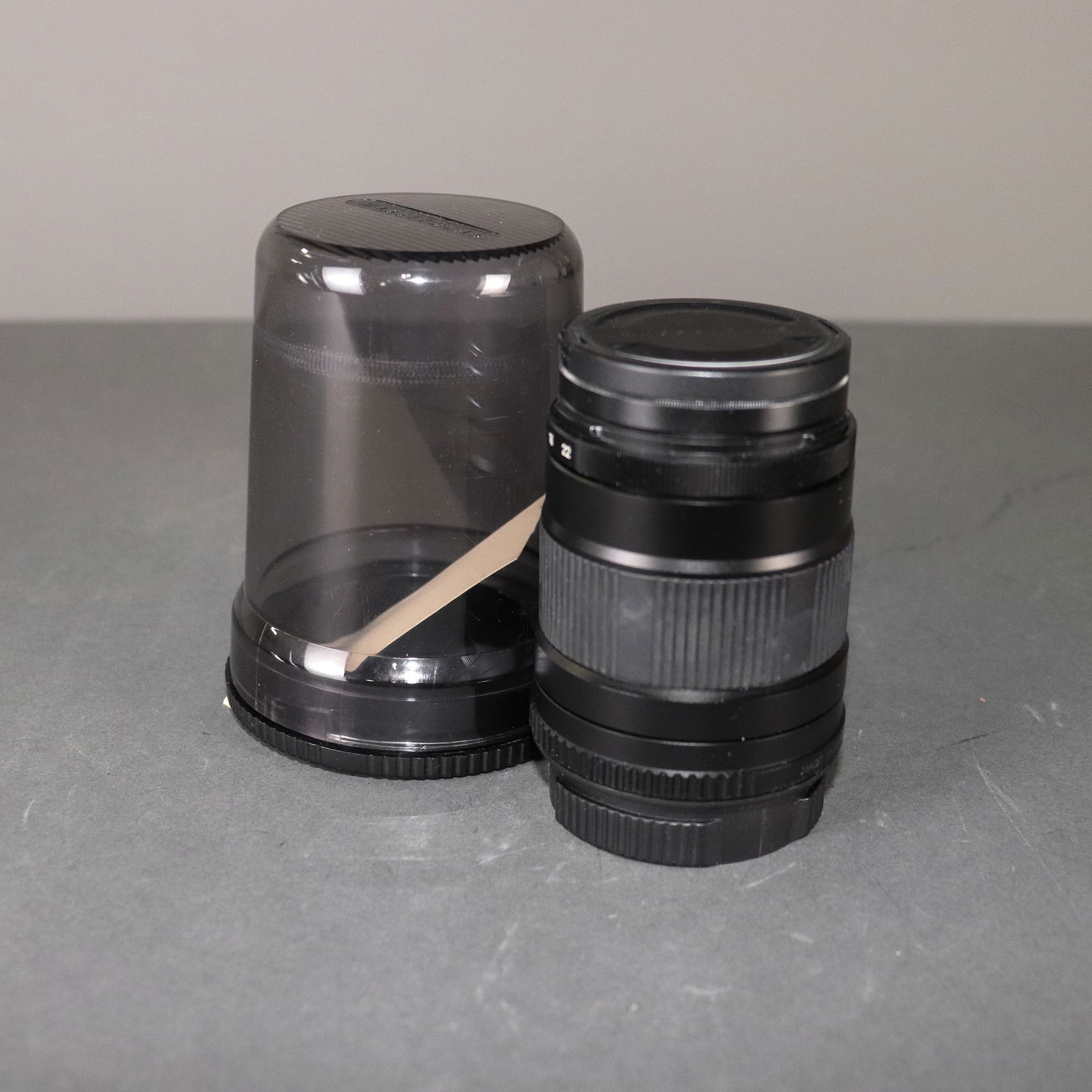 Hasselblad 8ZER11198 4/90 in Plastic Case: Item: Hasselblad 8ZER11198 4/90 in Plastic CaseBrand: HasselbladModel/Serial Number: