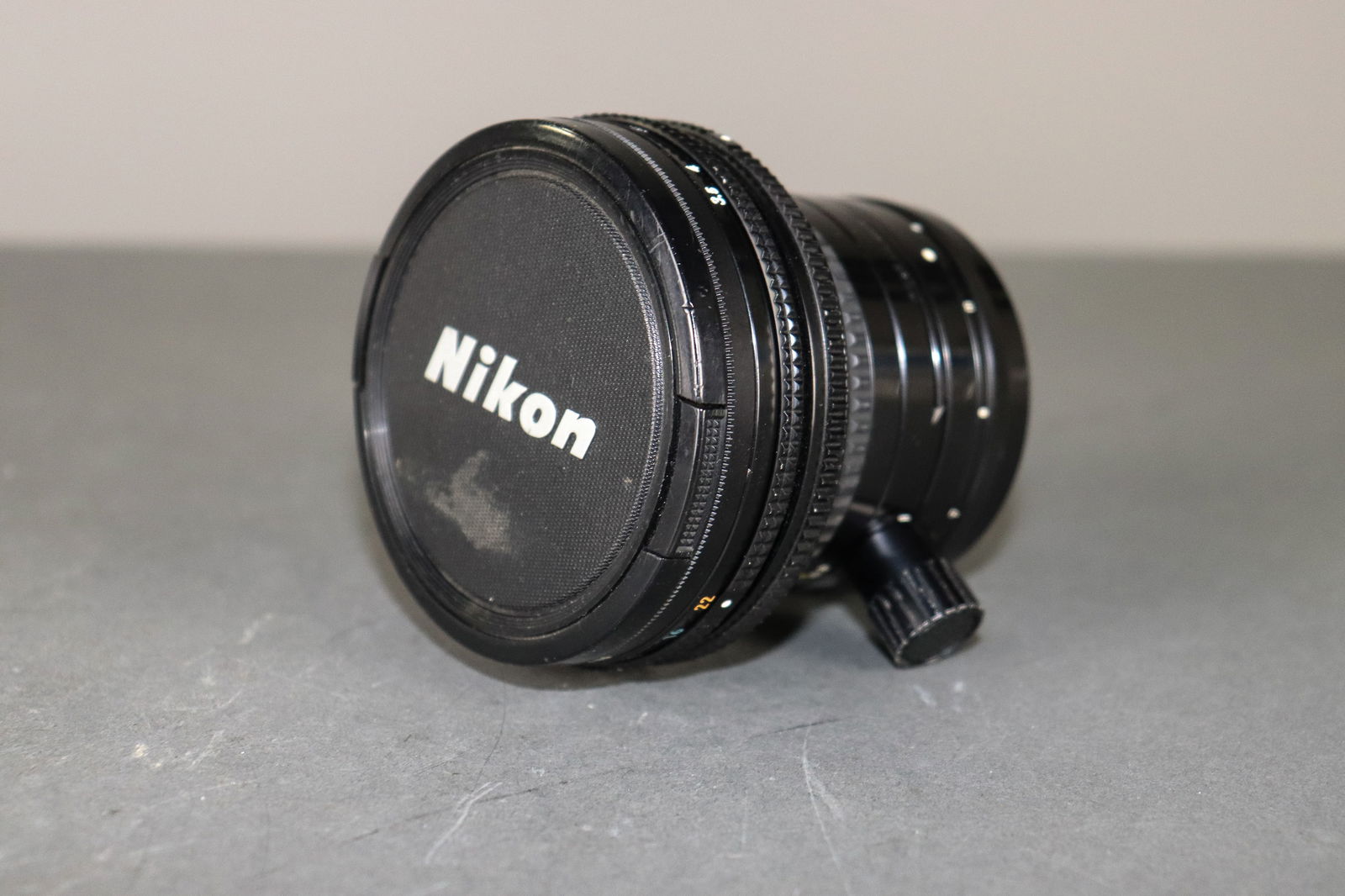 PC Nikkor 1:3.5 28mm Lens (1 of 4)