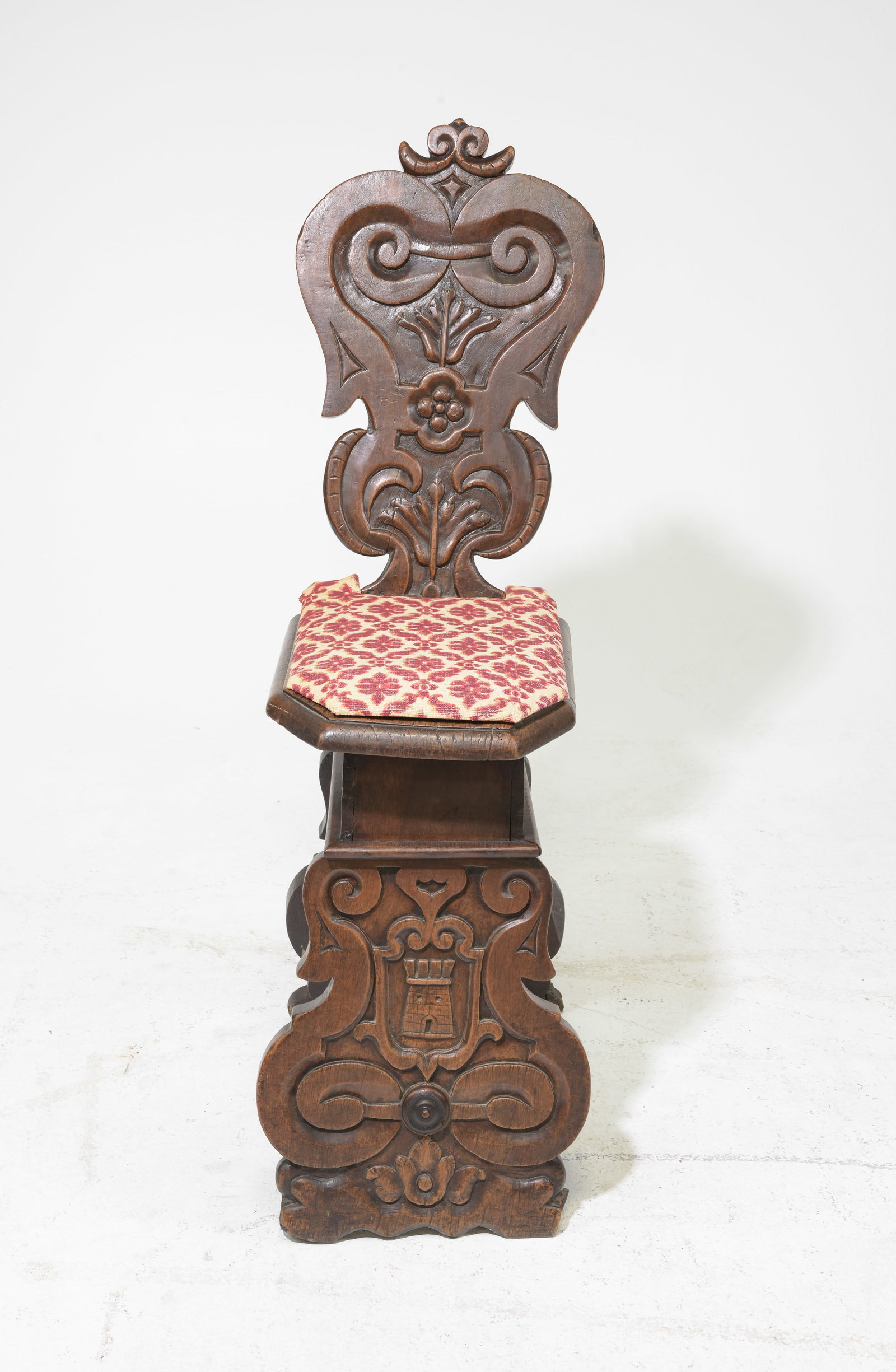 Renaissance Style Carved Oak Hall Chair: Renaissance Style Carved Oak Hall Chair - 37.5 in tall x 11 x 18 with a seat height of 15 inches