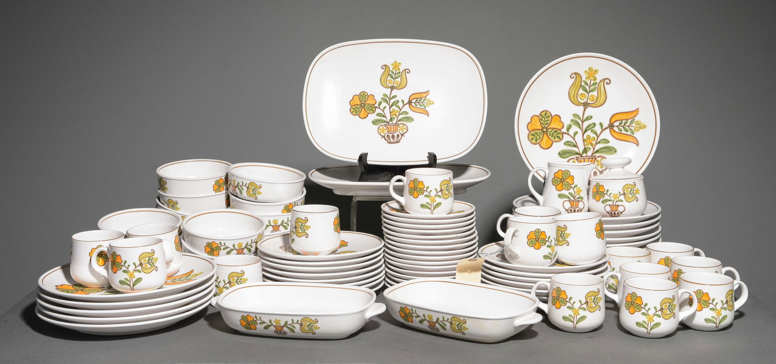 84pc 1970's Noritake "Georgetown" Progression China: 84pc 1970's Noritake "Georgetown" Progression China - Dinner plates are 1.25 in tall x 10.5 inch diameter each