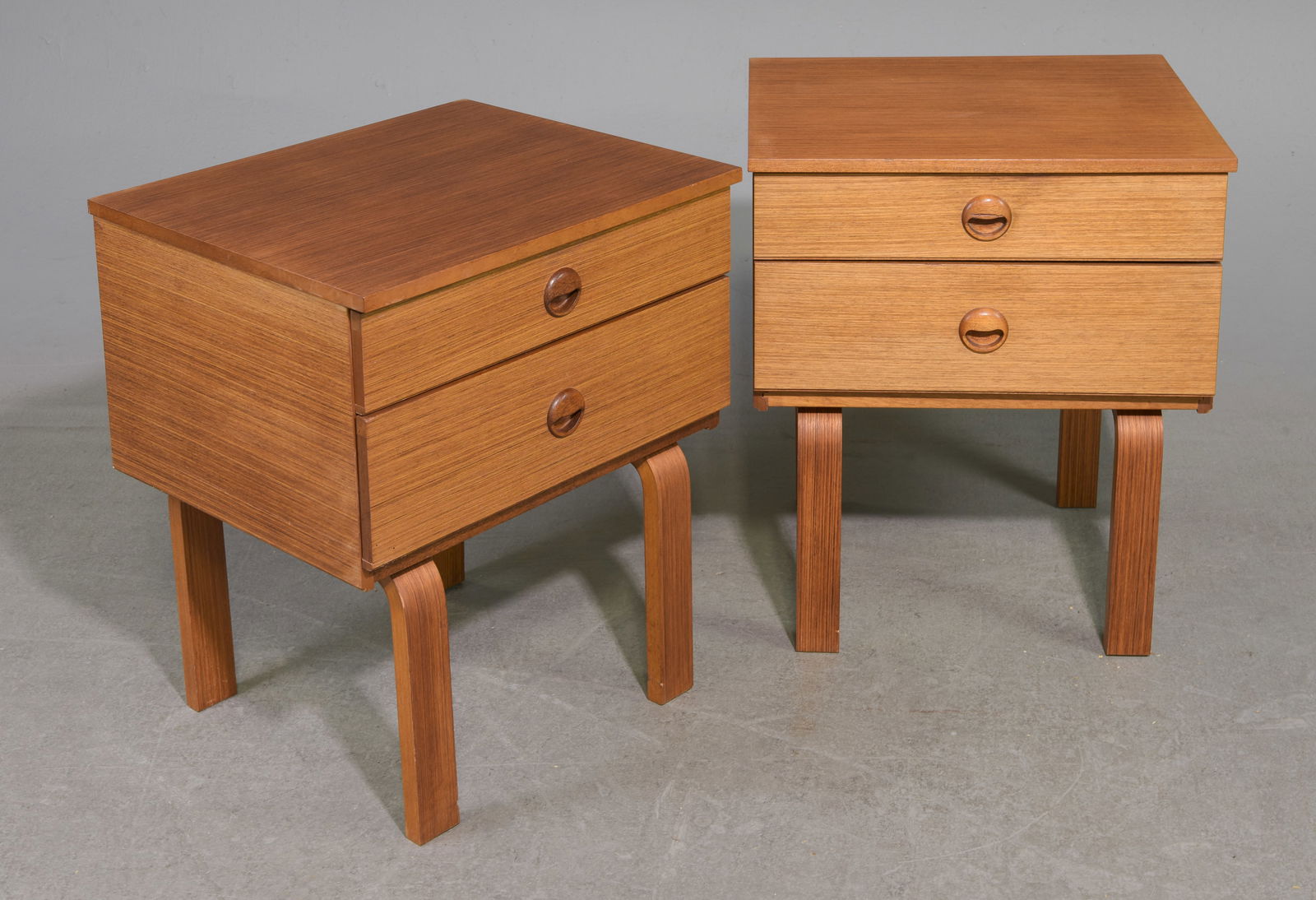 Mid Century Modern Pair of Chests / Nightstands #2 (1 of 4)