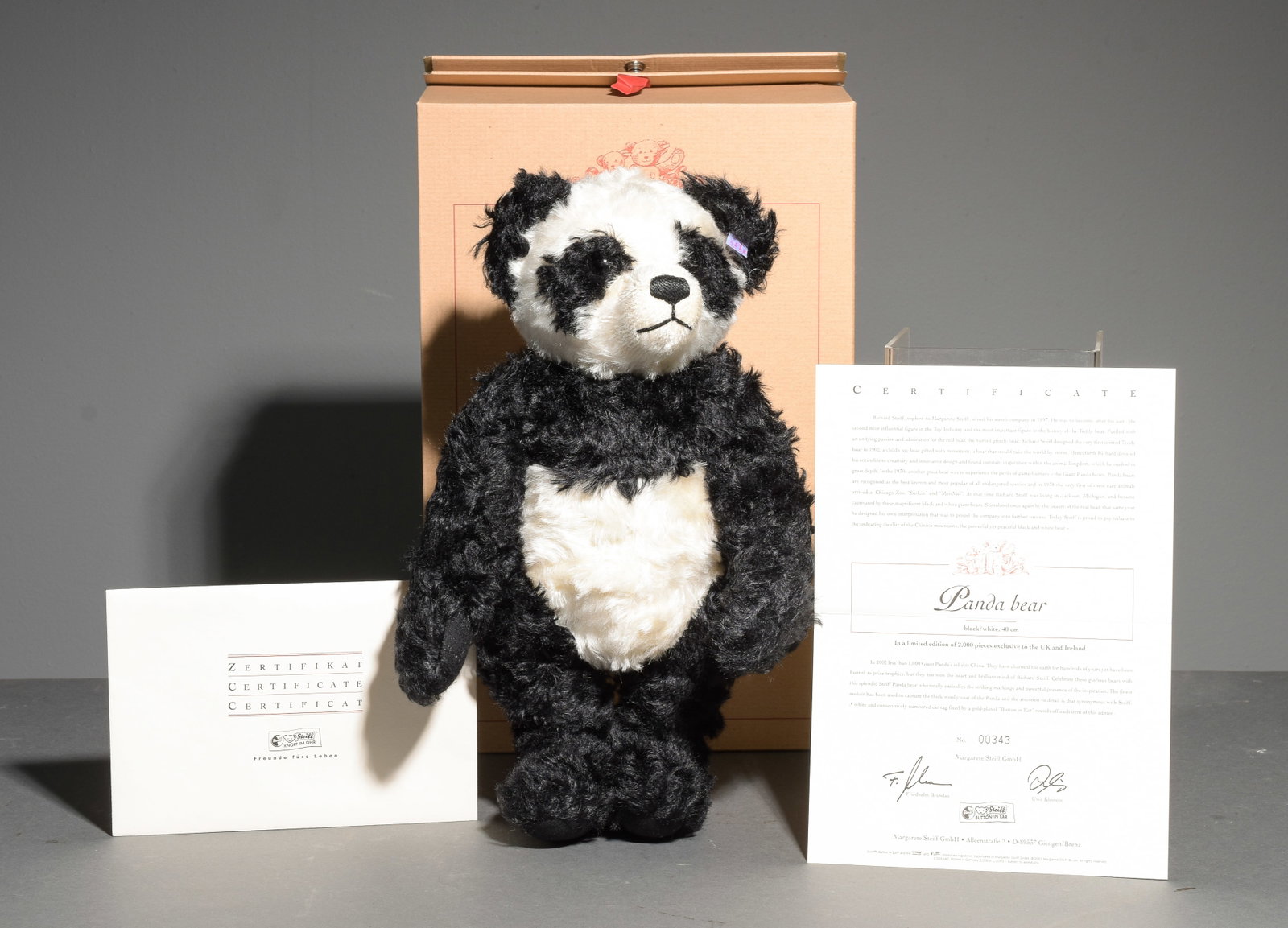 Stieff Club Panda Bear Limited Edition 343/2000: Stieff Club Panda Bear (661013) Limited Edition 343/2000 with a red & white tag and certificate. Comes with a snap box -