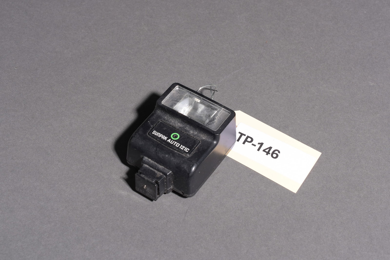 SunPak Auto 121C Flash: Item: SunPak Auto 121C Flash Brand: SunPak Model/Serial Number: 101373