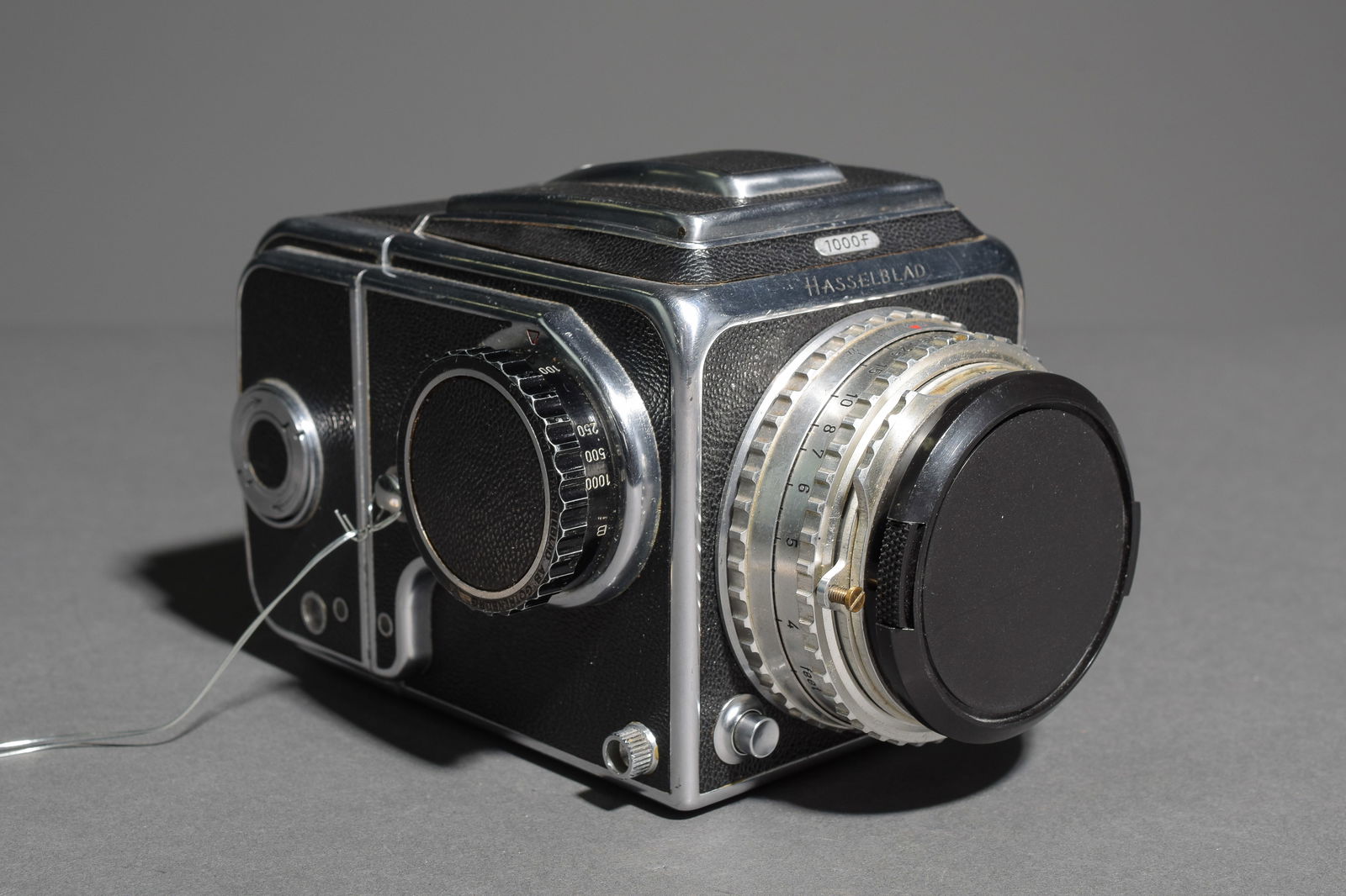 1000F Hasselblad camera w/Carl Zeiss Tessar 1:2,8 f-80mm Lens & Film Magazine CT21442 CT29235 (1 of 5)