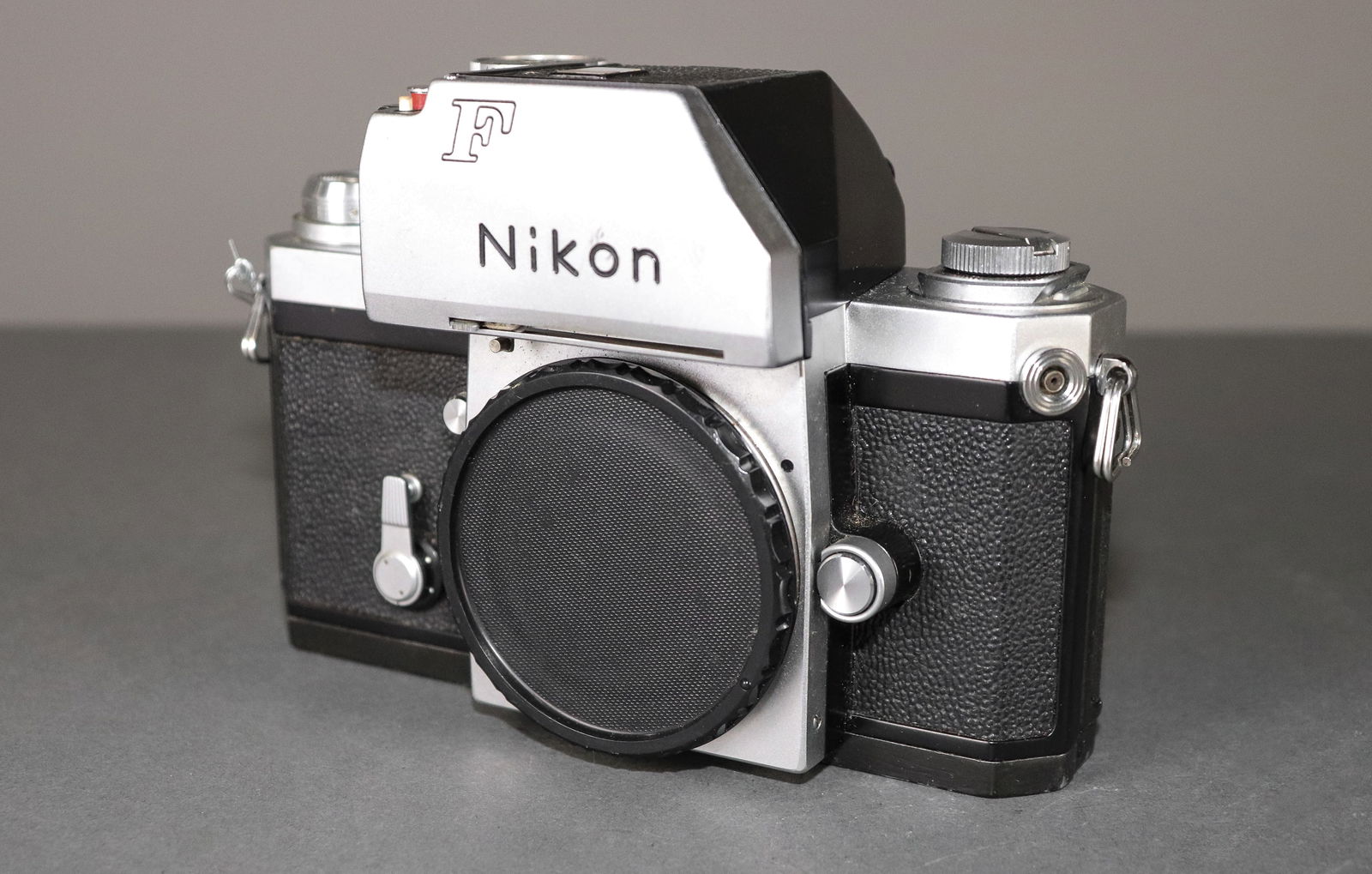 Nikon F Camera Body Only: Item: Nikon F Camera Body OnlyBrand: NikonModel/Serial Number: 6851056
