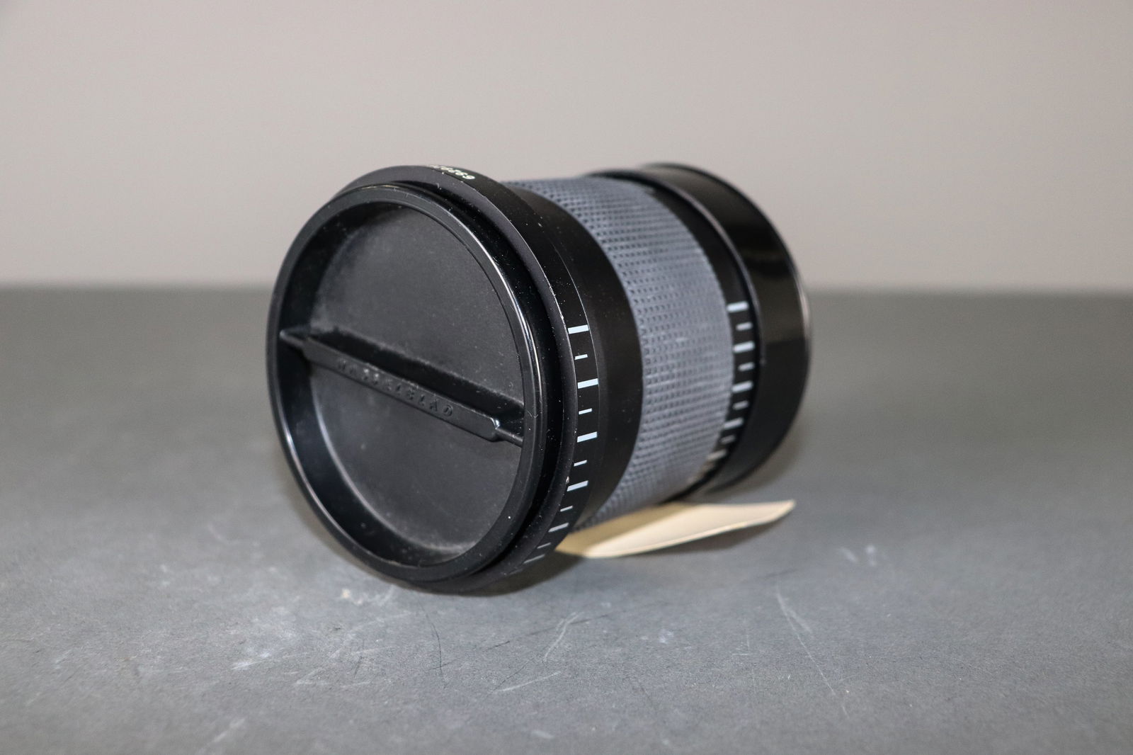 Carl Zeiss Mutar 2X: Item: Carl Zeiss Mutar 2XBrand: HasselbladModel/Serial Number: 6929254