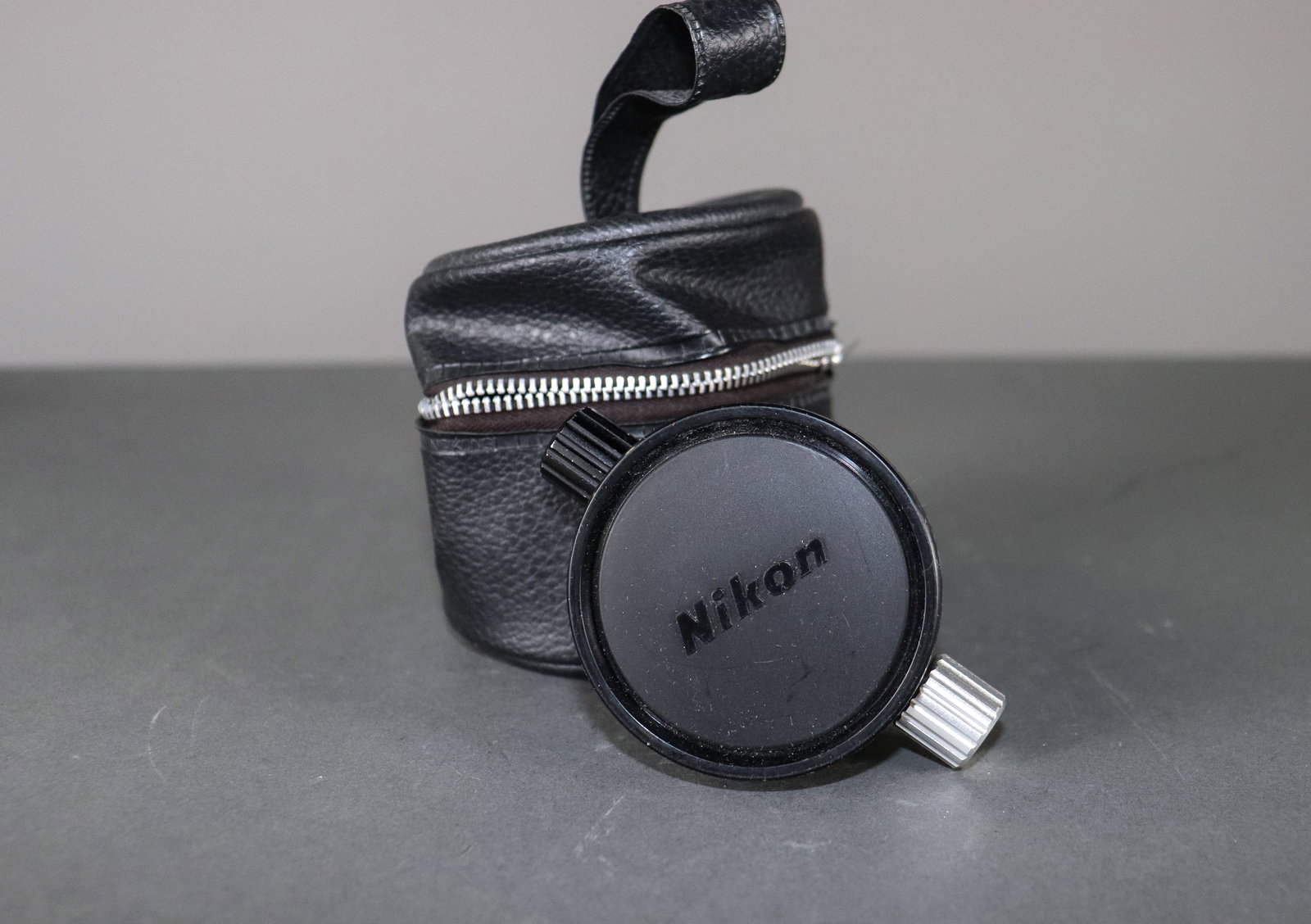 Nikkor 35mm 1:2.5 in Black Zippered Case: Item: Nikkor 35mm 1:2.5 in Black Zippered Case Brand: Nikon Model/Serial Number: 487319