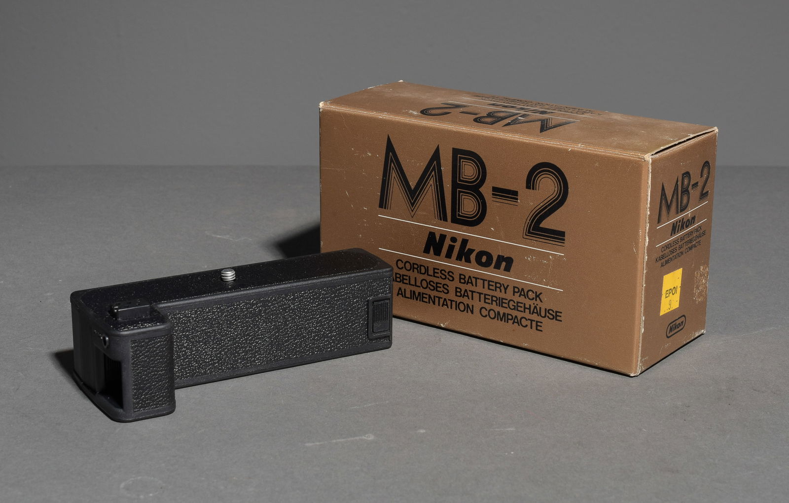 Nikon Mb-2 Cordless Battery Pack (1 of 4)