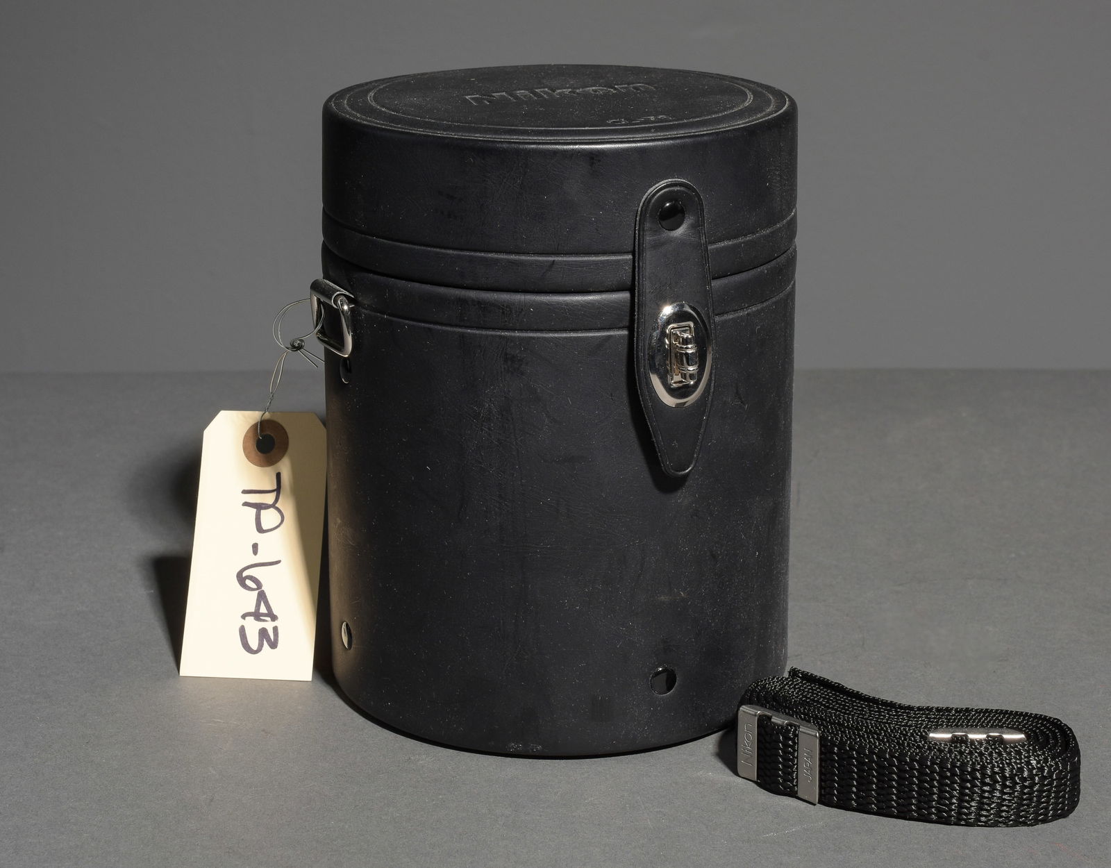 Nikon CL-76 Black Lens Case: Item: Nikon CL-76 Black Lens CaseBrand: NikonModel/Serial Number: