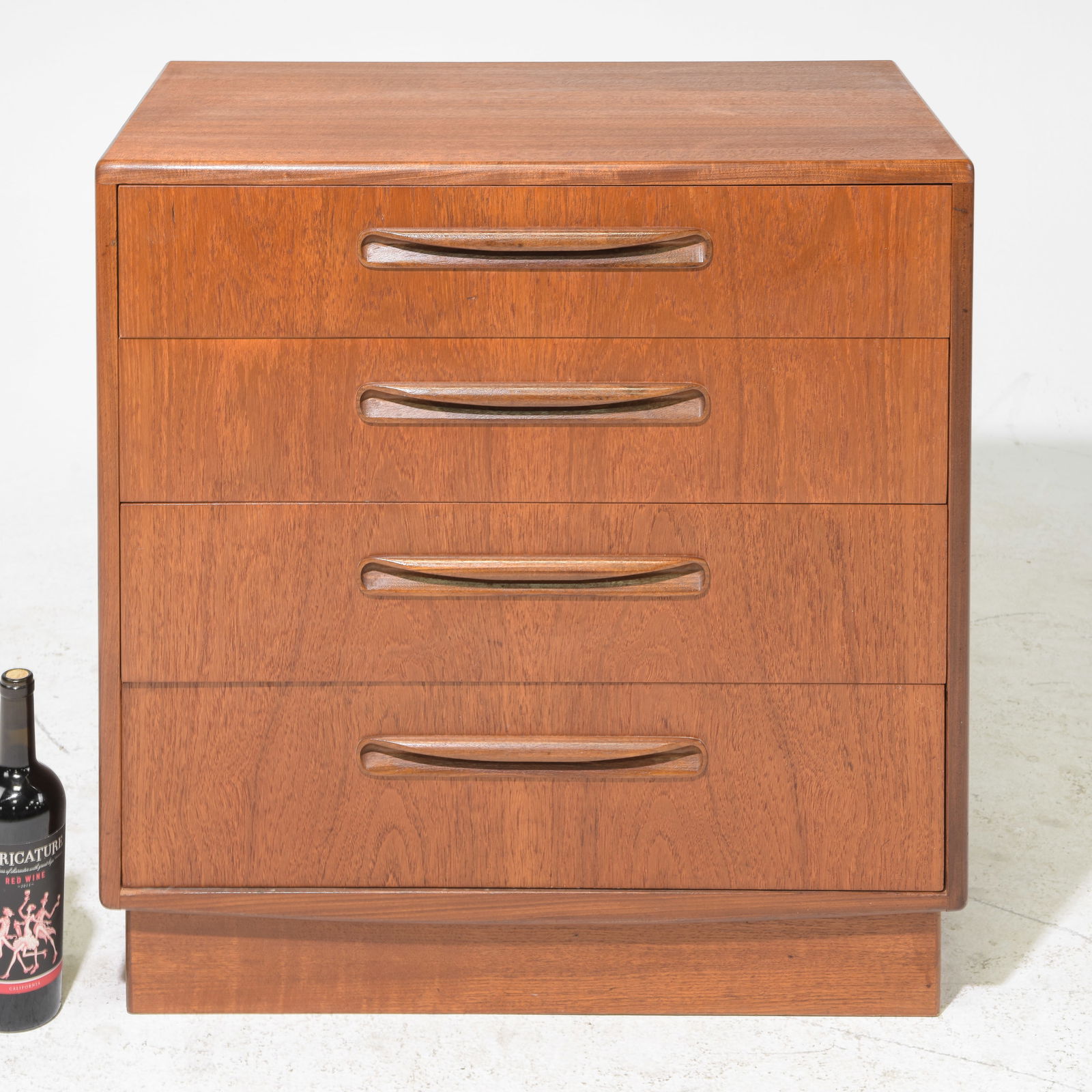 4 Drawer Mid Century Teak Chest - G-Plan #1: These Danish Modern Style Teak Chests are made by Mid Century Modern Furniture Maker G Plan ( Gplan ) & are part of their "Fresco" Range. - 29.75 in tall x 28.5 x 17.5