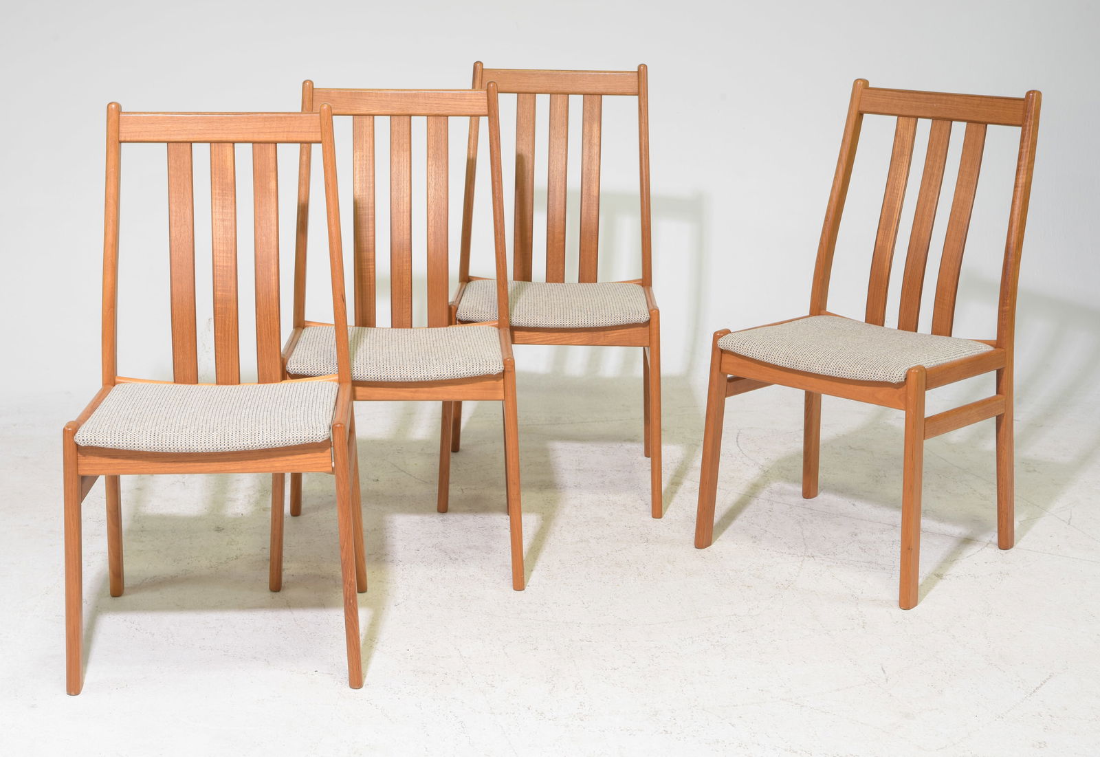 Set Of 4 Mid Century Modern High Back Dining Chairs (1 of 5)