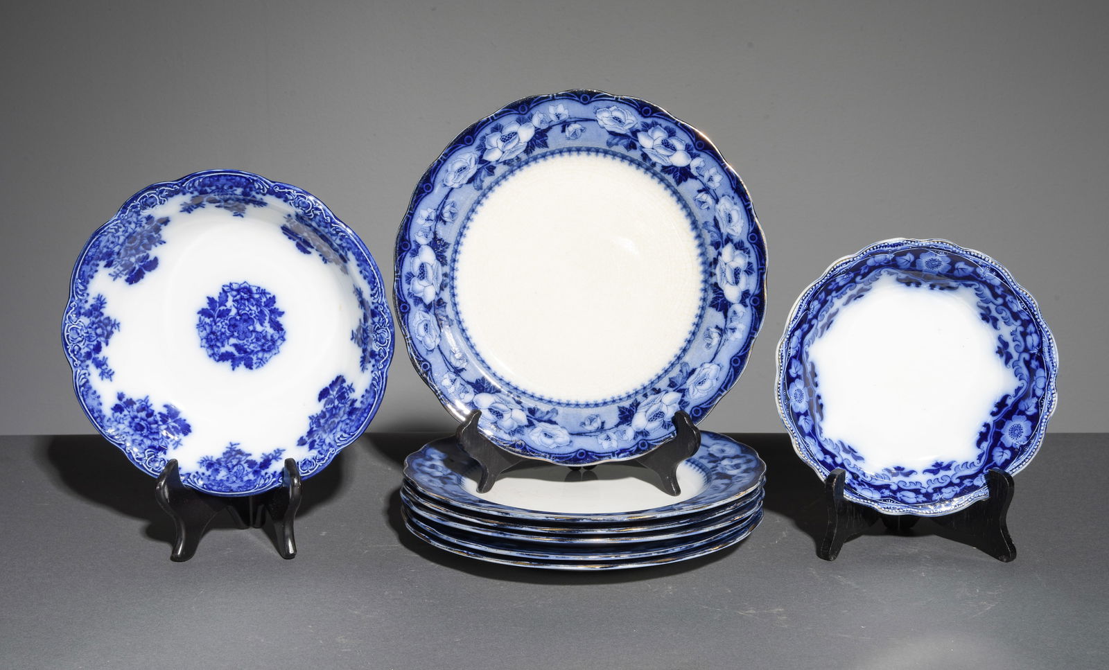 8pcs - Flo Blue Plates & Two Bowls (1 of 8)