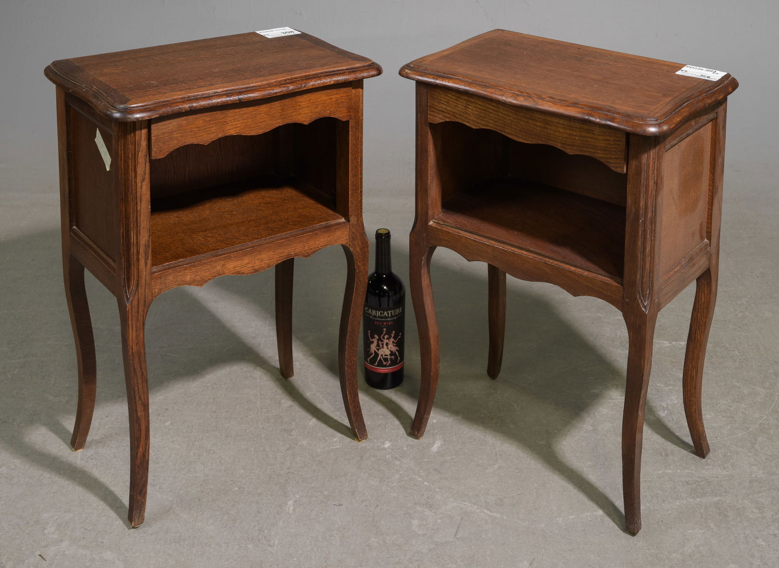Louis XV Style Pair of Oak Nightstands (1 of 4)