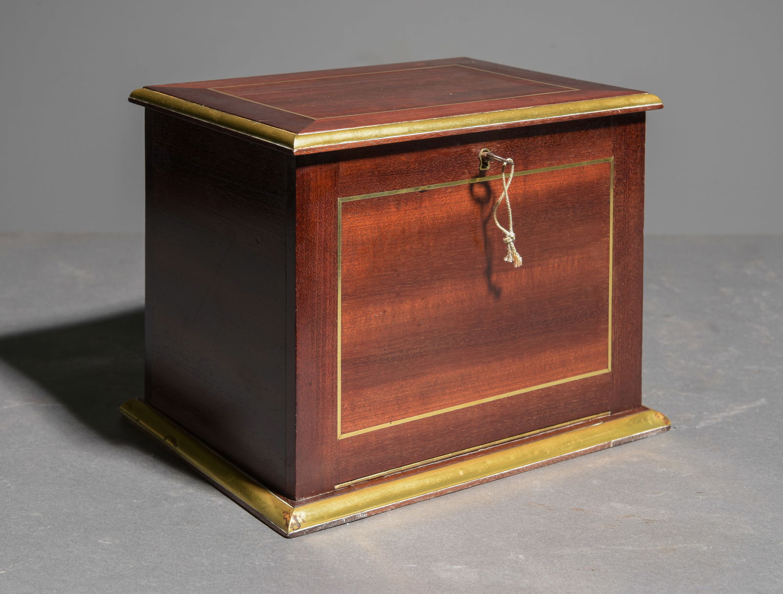 French Walnut Cigar Humidor / Box (1 of 4)