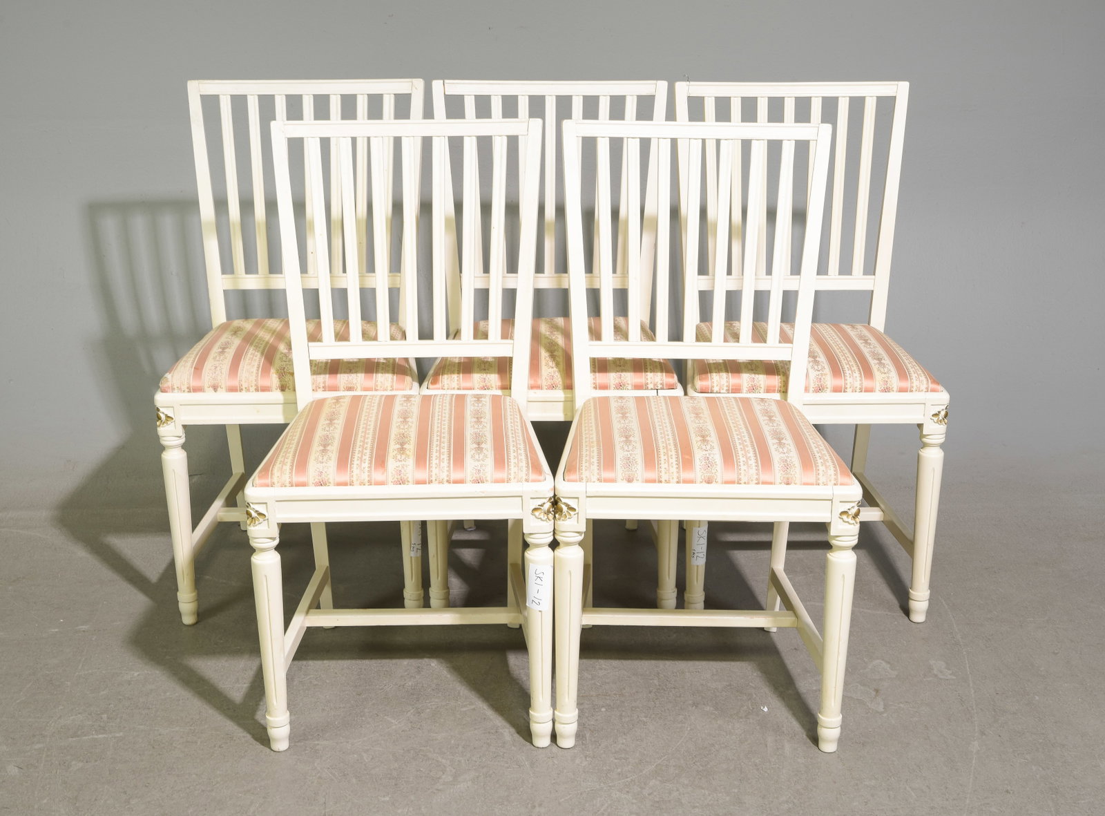 Swedish Set of 5 Painted Dining Chairs: Swedish Set of 5 Painted Dining Chairs - 33.5 in tall x 18 x 16.5 each with a seat height of 18 inches