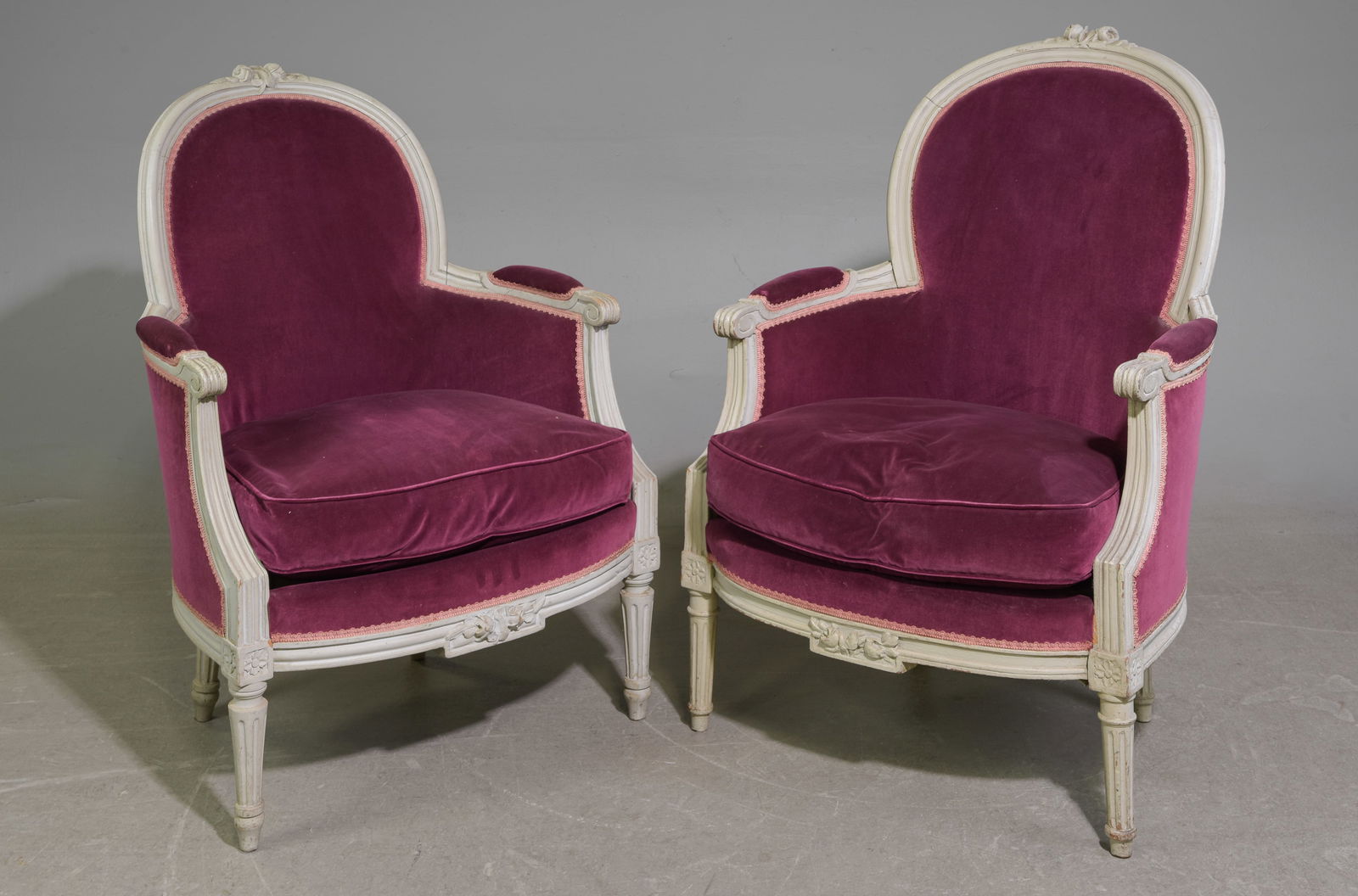 2 Louis XV Style Painted Arm Chairs: 2 French Louis XV Style Painted Arm Chairs - 40 in tall x 26 x 27, seat height is 19.5 in
