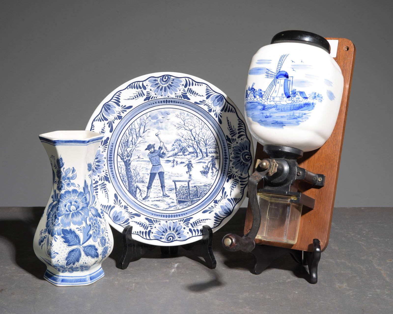 3pcs - Blue & White Delft Coffee Grinder, Etc. (1 of 6)