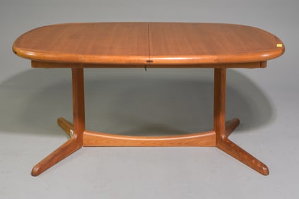 Mid Century Modern Dining Table with Leaf