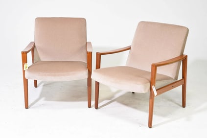 2 Scandinavian Mid Century Modern Lounge Chairs