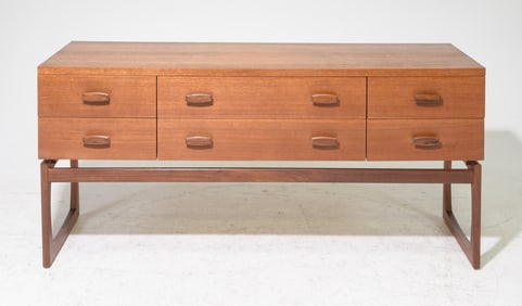 Mid Century Modern Quadrille Chest / Dresser