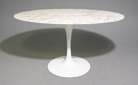 Eero Saarinen Style Oval "Tulip" Table