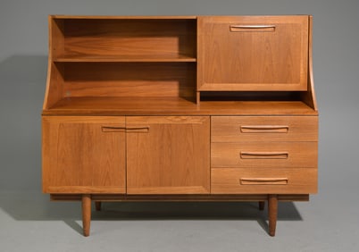 Mid Century Modern Cocktail Cabinet / Hutch