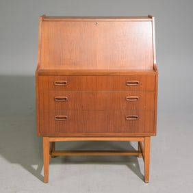 Mid Century Modern Drop Front Desk / Bureau