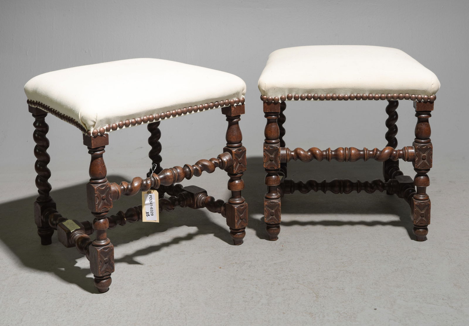 Louis XIII Style Pair of French Twist Oak Stools (1 of 3)