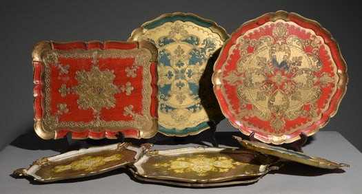 7 Assorted Plastic Florentine Trays