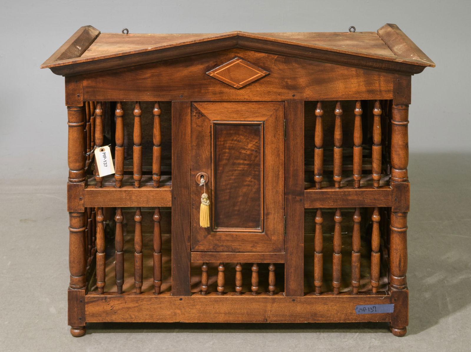 French Walnut Panettiere c.1890's-1920's: French Walnut Panettiere c.1890's-1920's - 34 in tall x 40 x 22