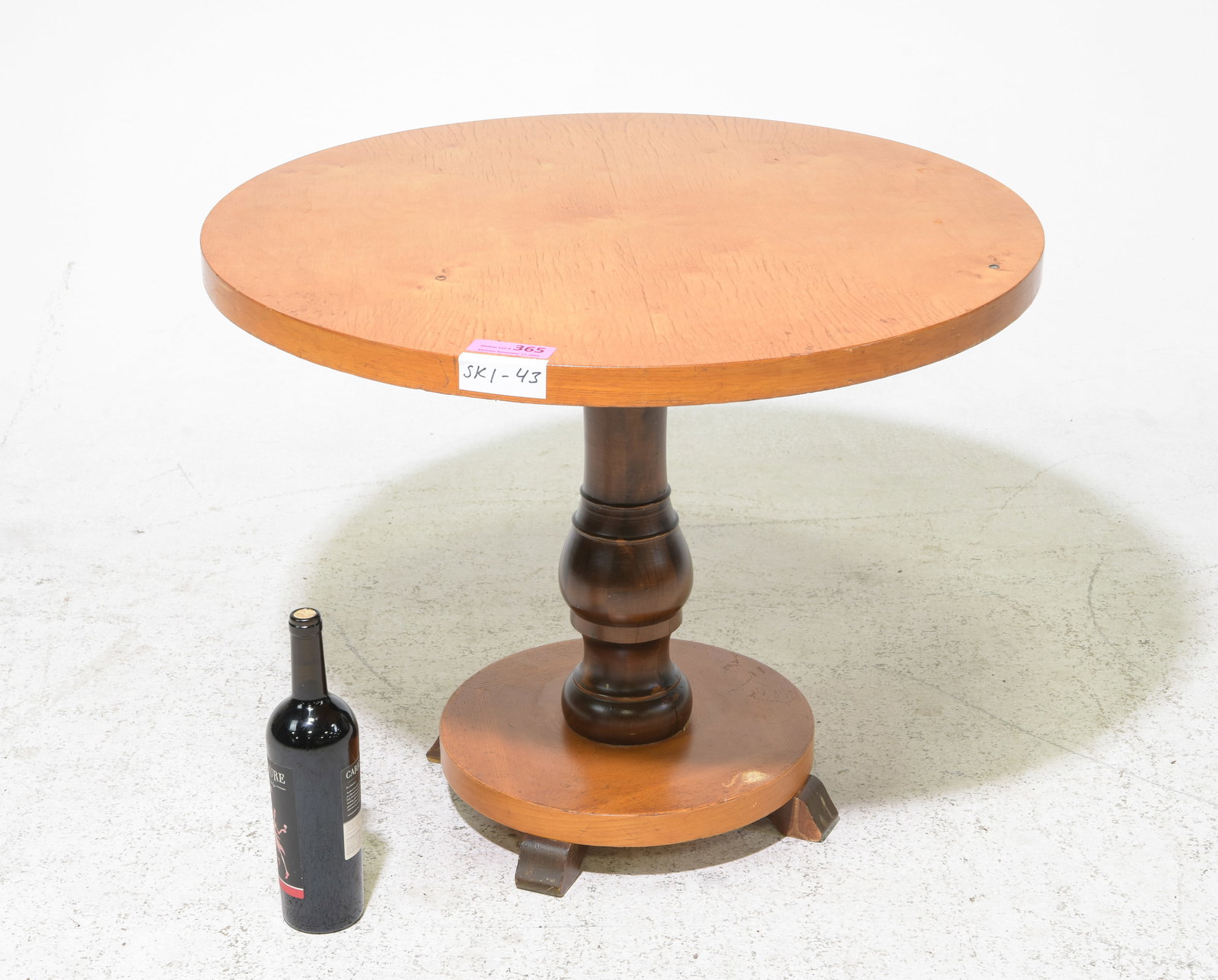 Scandinavian Art Deco Style Round End Table (1 of 5)