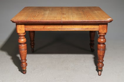 British Pine Turned Leg Table with 2 Leaves