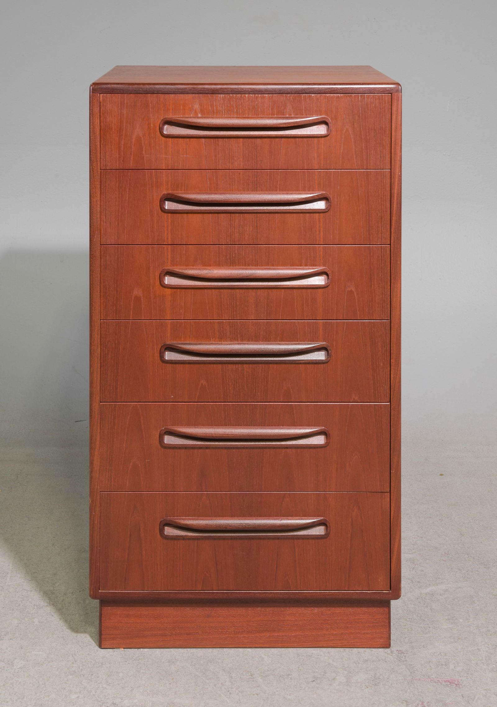 Mid Century Modern 6 Drawer Chest - G-Plan #1: This Danish Modern Style Teak Chest is made by Mid Century Modern Furniture Maker G Plan ( Gplan ) & is part of their "Fresco" Range. - 39.5 in tall x 21 x 17.5