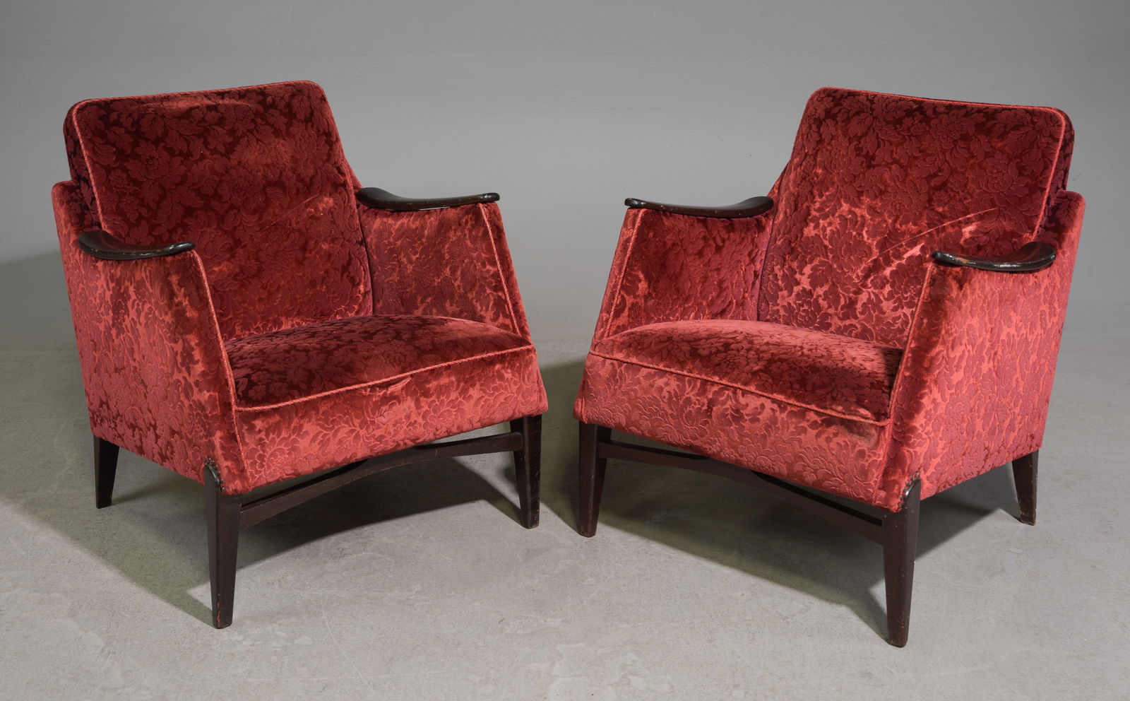 Pair Of Mid Century Modern Upholstered Arm Chairs: Pair Of Mid Century Modern Upholstered Arm Chairs - 31 in tall x 27 x 32, seat height is 16 in