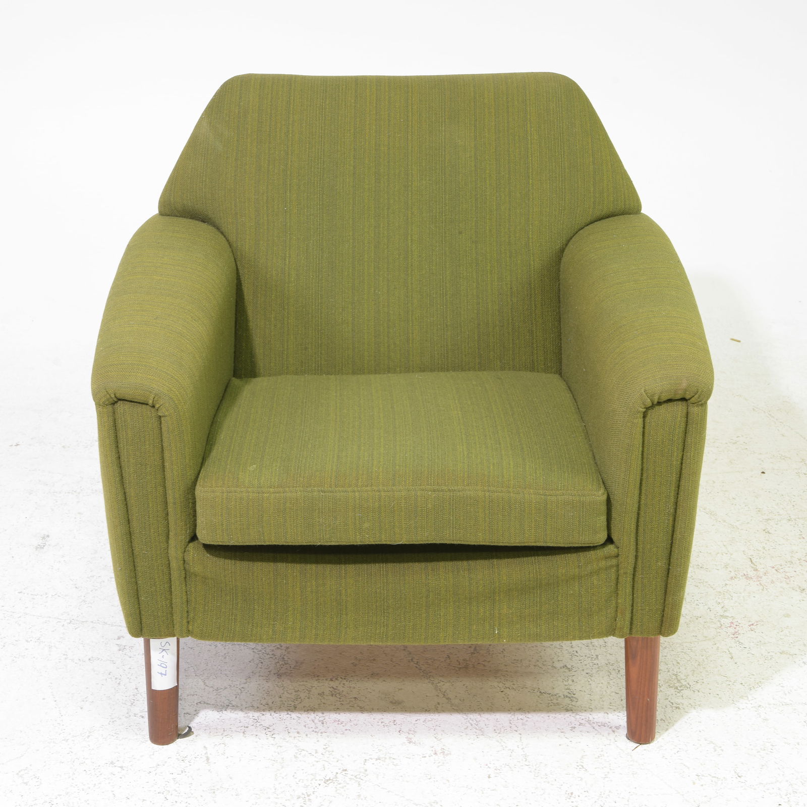 Danish Mid Century Modern Upholstered Arm Chair: Danish Mid Century Modern Upholstered Arm Chair - 30 in tall x 32 x 33, seat height is 15 in