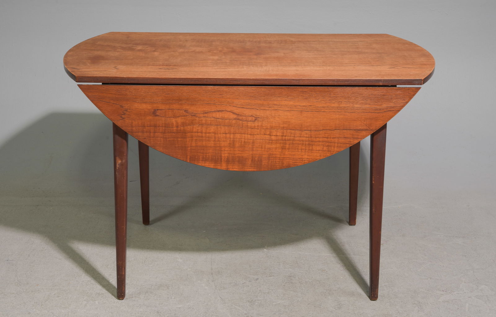Mid Century Modern Drop Sided Table (1 of 3)