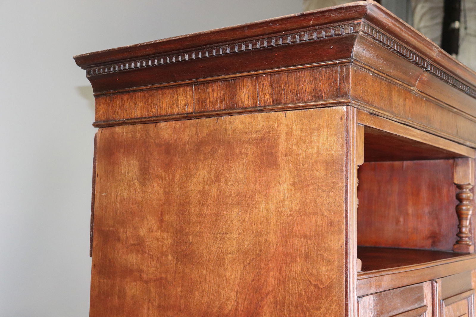Edwardian Style Carved Cabinet With Drawers - 8