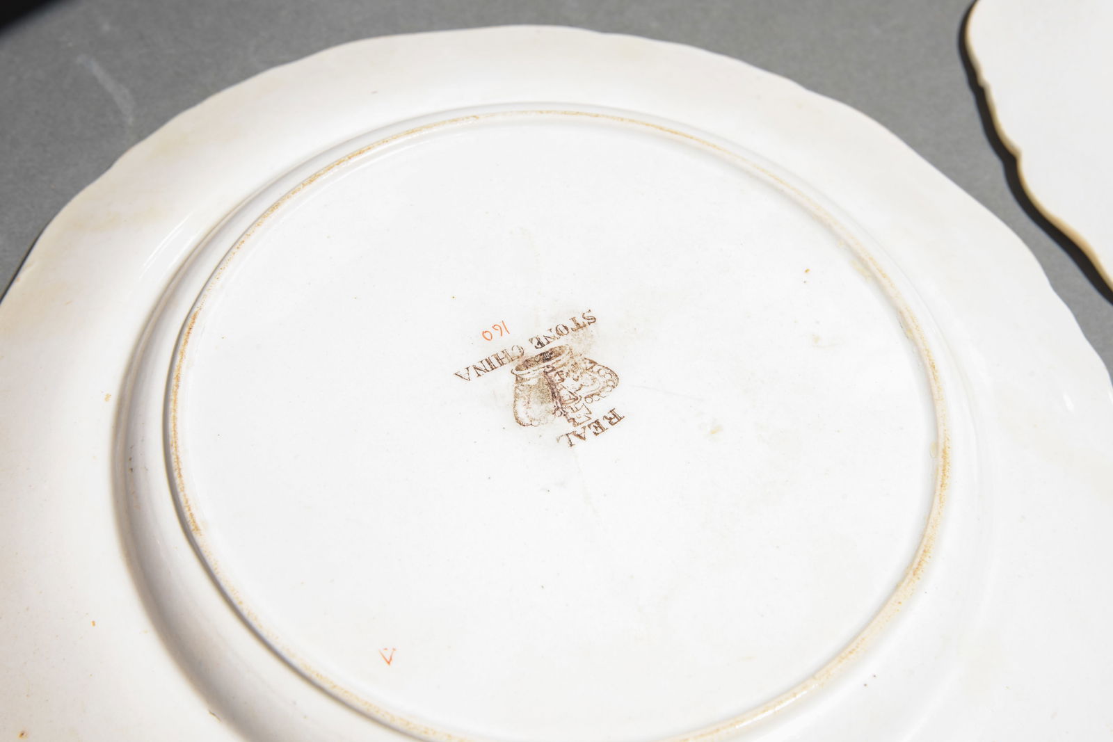 8pcs - Assorted Imari Style Plates, Ruby Vase, Etc. - 7