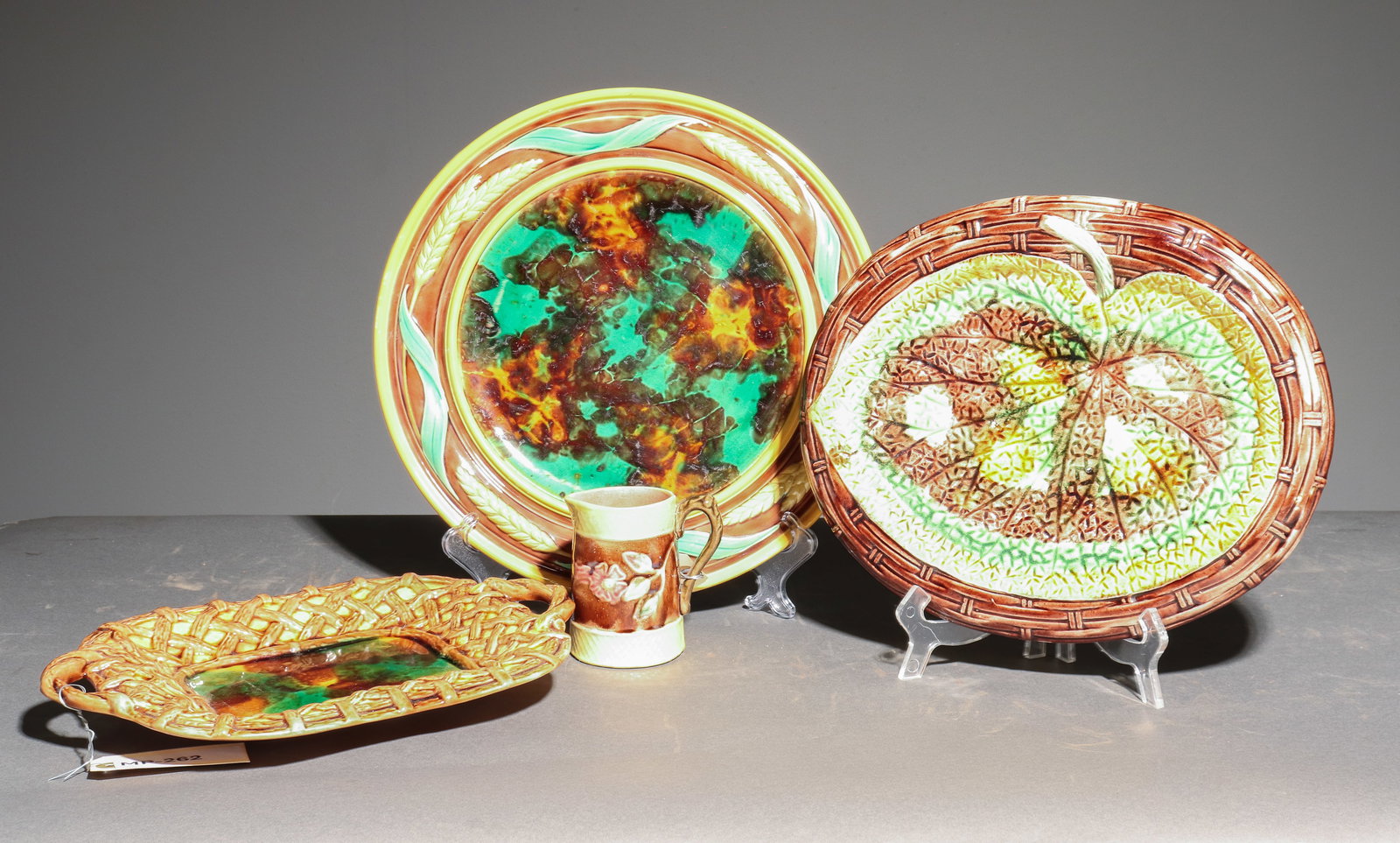 4pcs - Assorted Majolica Platters & Small Cup (1 of 4)
