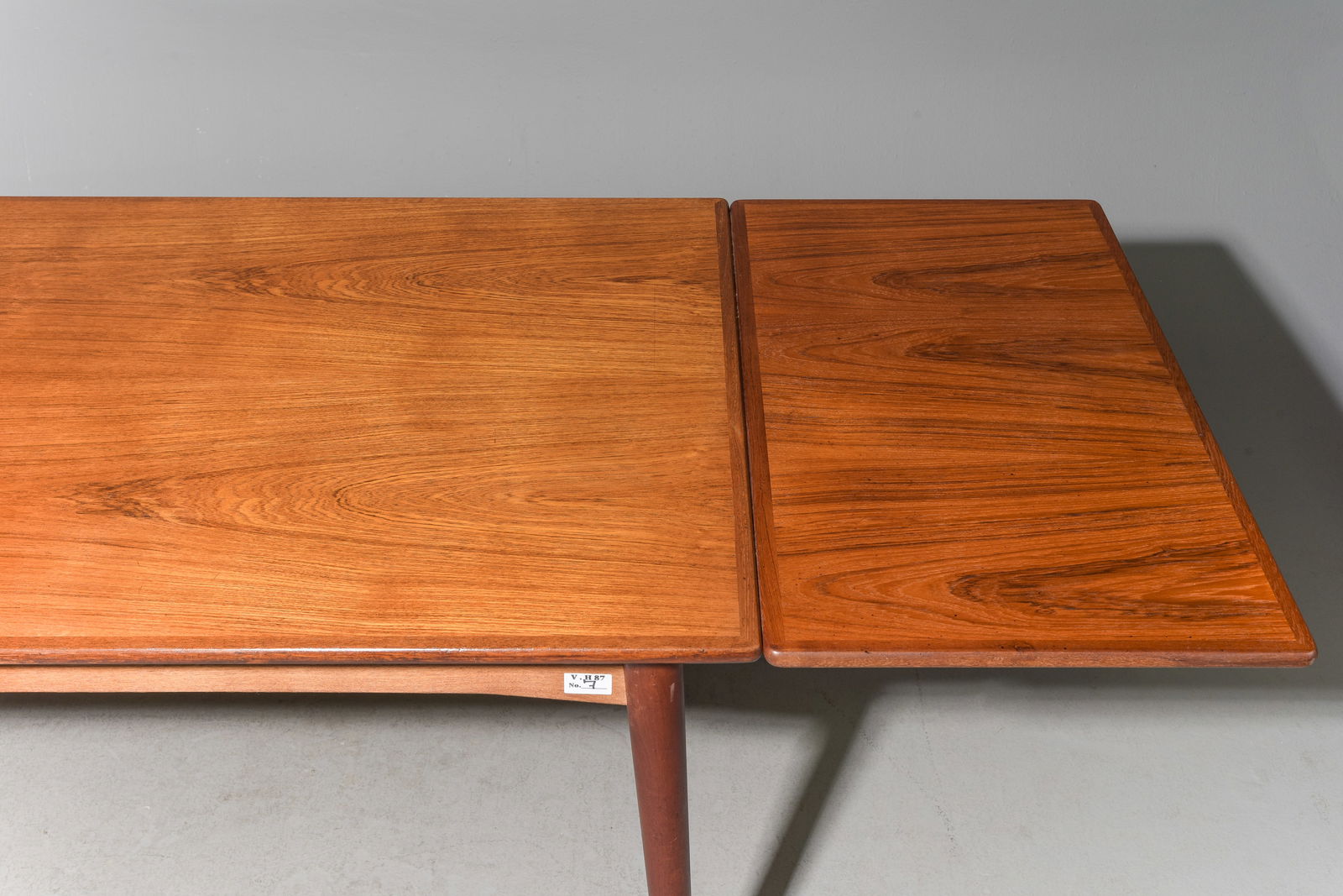 Mid Century Modern Draw Leaf Dining Table - 3