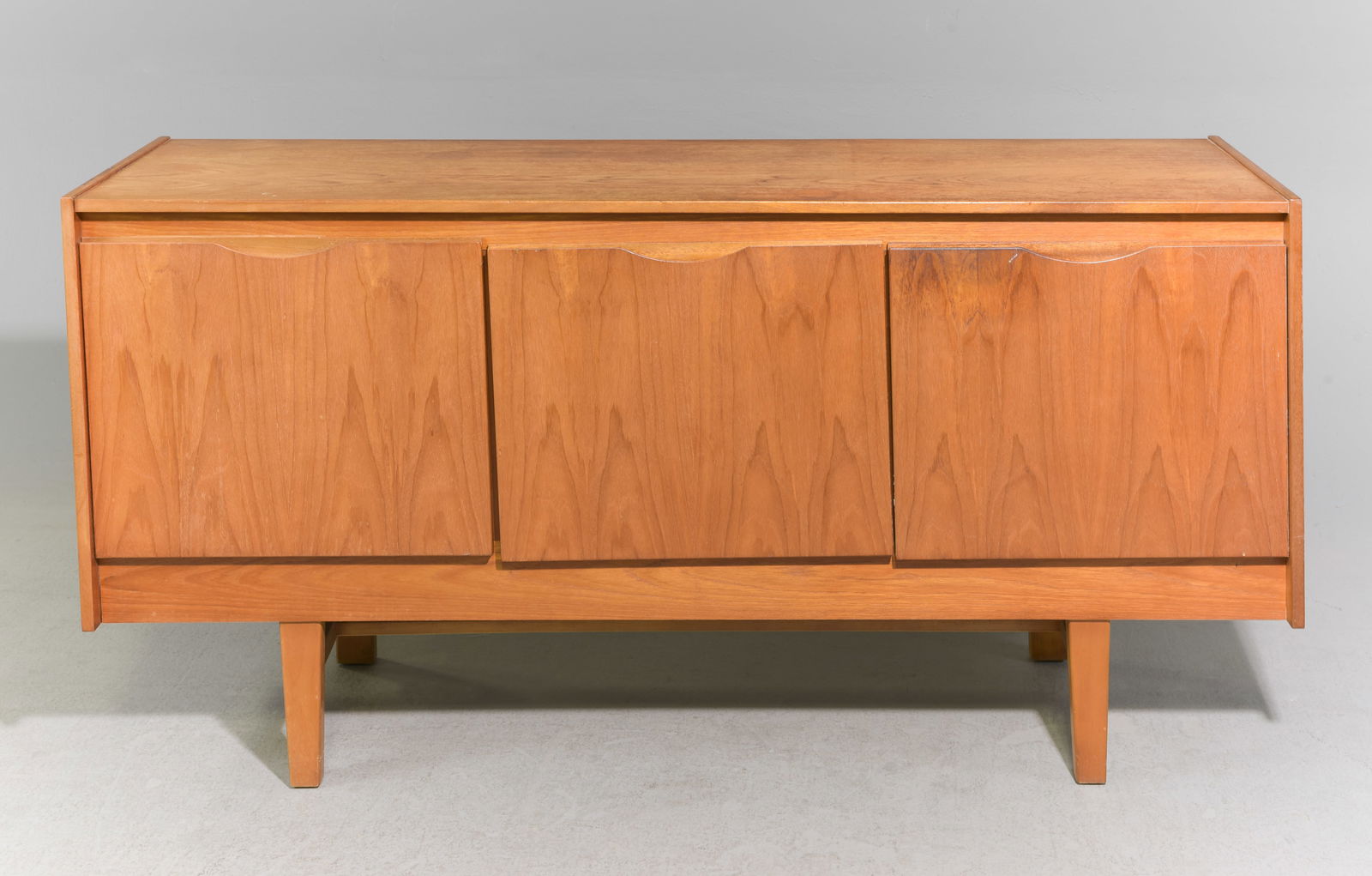 Mid Century Modern Sideboard - Stonehill (1 of 7)