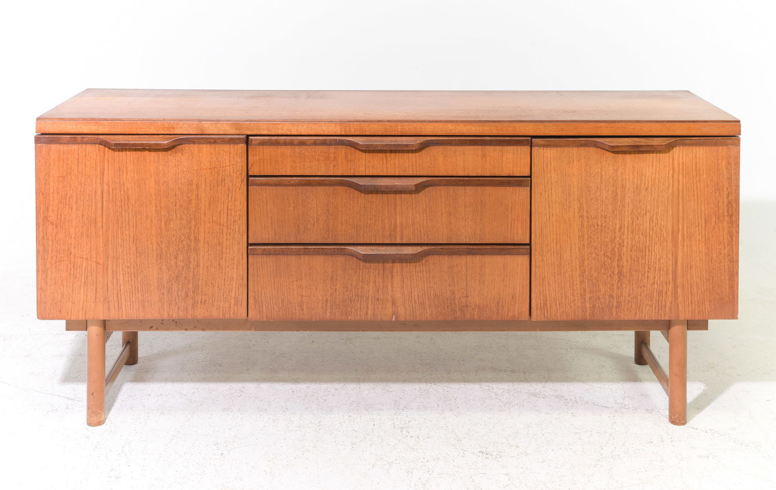 Mid Century Modern Credenza - Elliotts of Newbury (1 of 7)