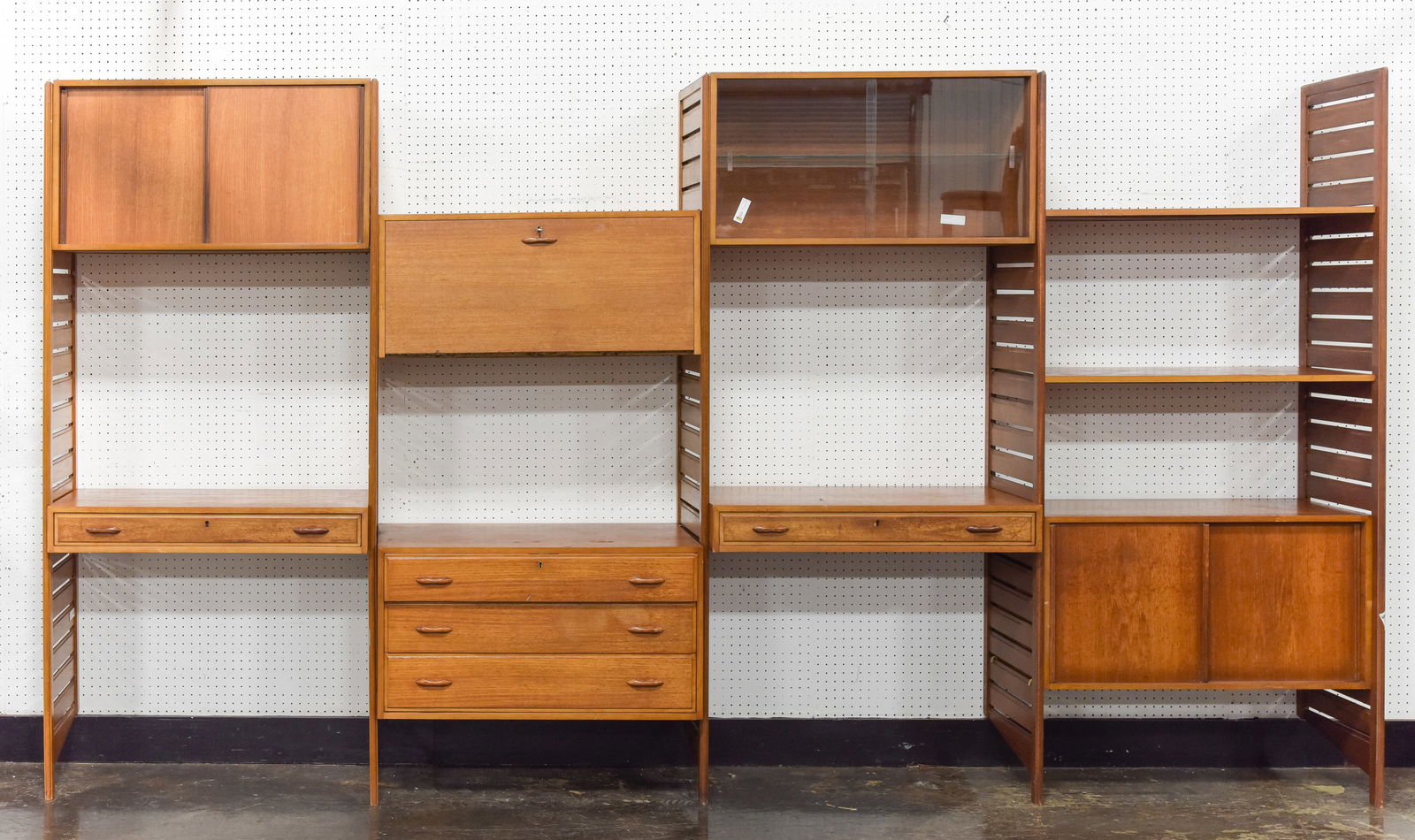 4 Bay Mid Century Wall Unit / System By Ladderax (1 of 6)